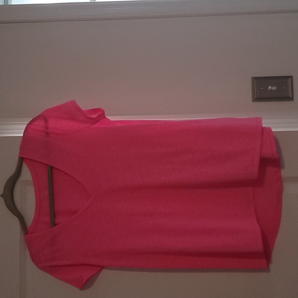 Lily pulitzer etta tee v neck